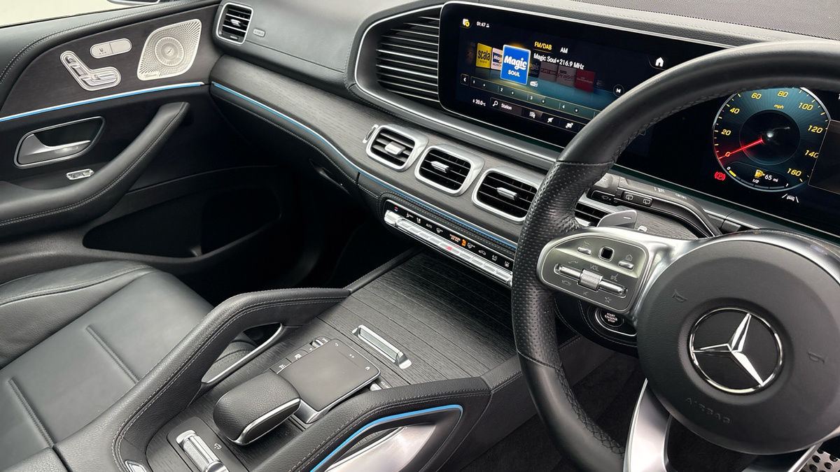 Mercedes-Benz GLE Image 18