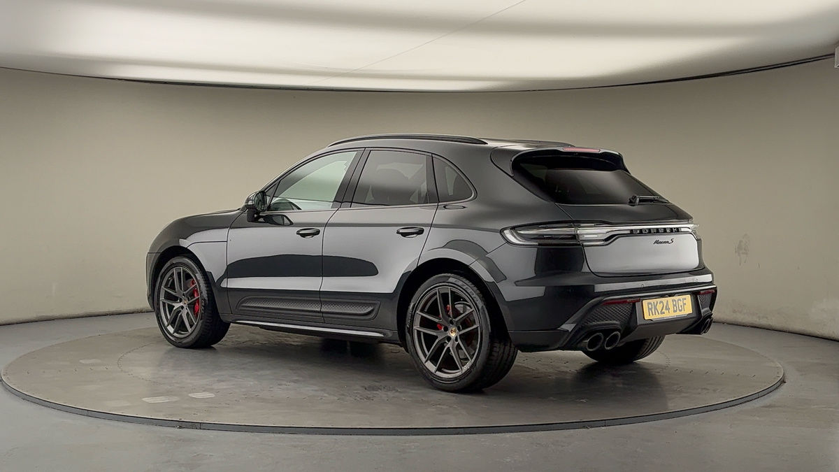 More views of Porsche Macan
