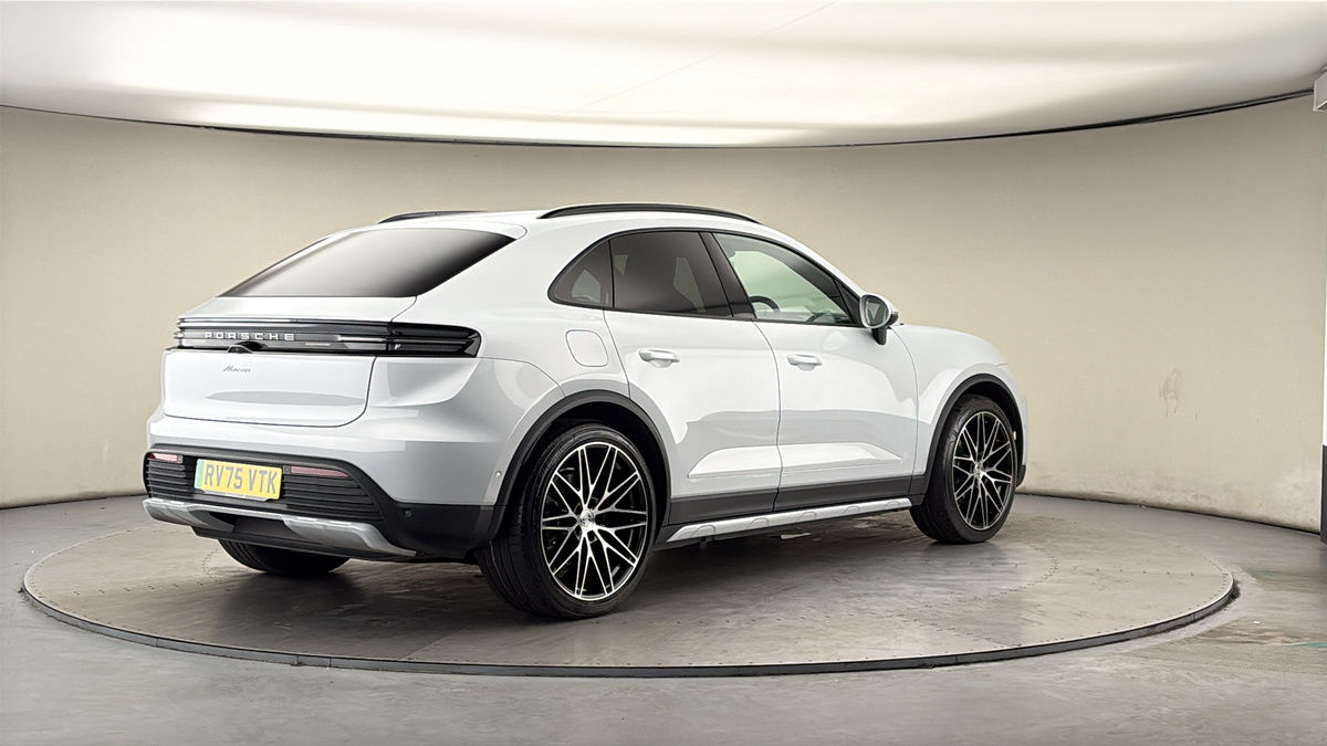Porsche Macan Image 21