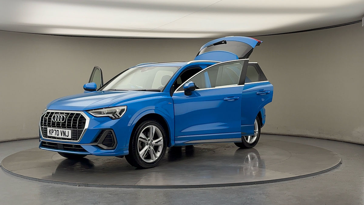 More views of Audi Q3