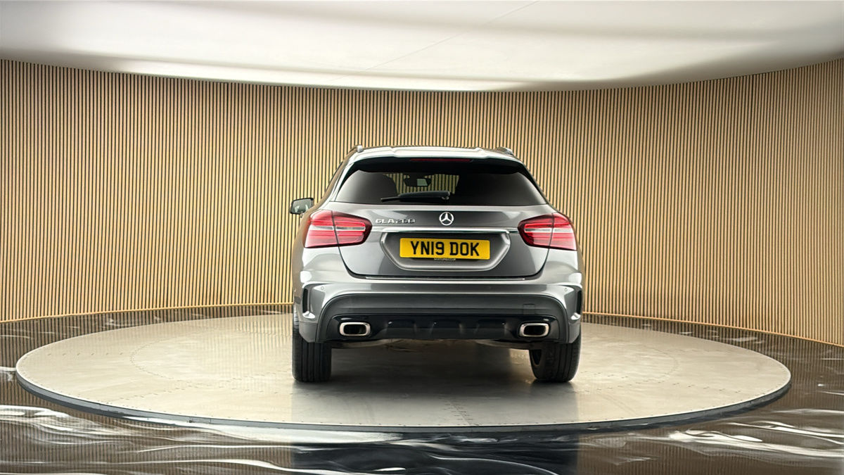 More views of Mercedes-Benz GLA
