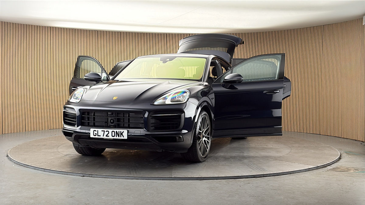 More views of Porsche Cayenne