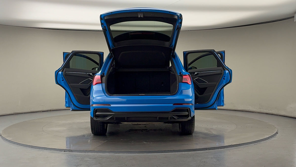 More views of Audi Q3