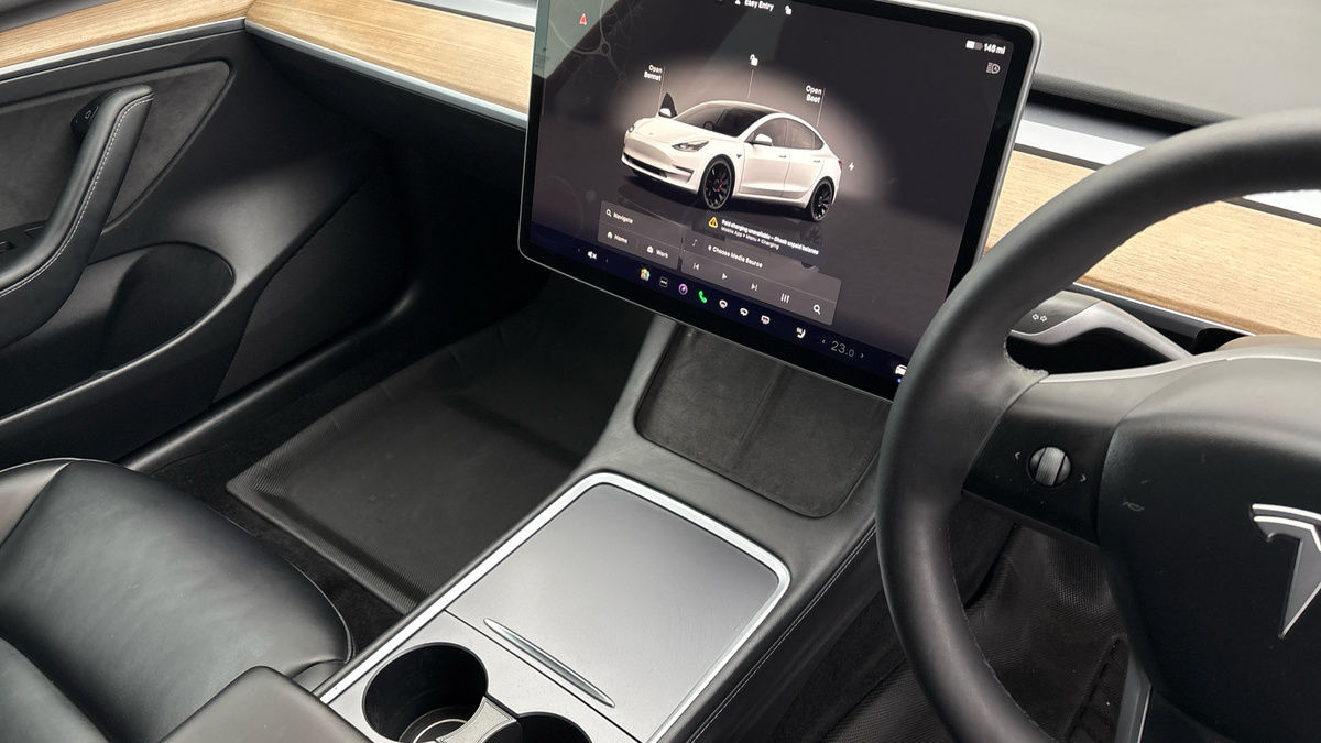 Tesla Model 3 Image 18