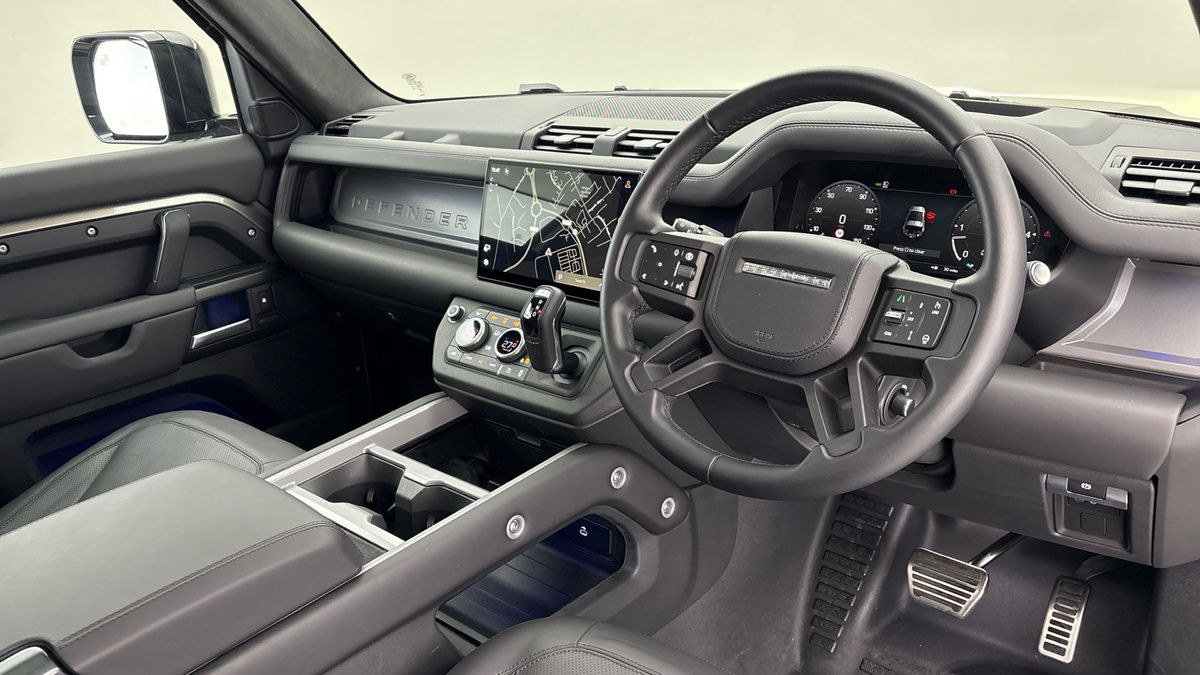 Land Rover Defender 90 Image 5