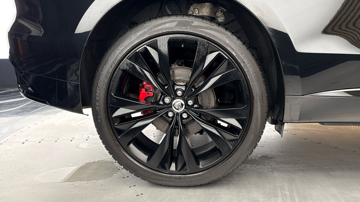 Jaguar F-PACE Image 10