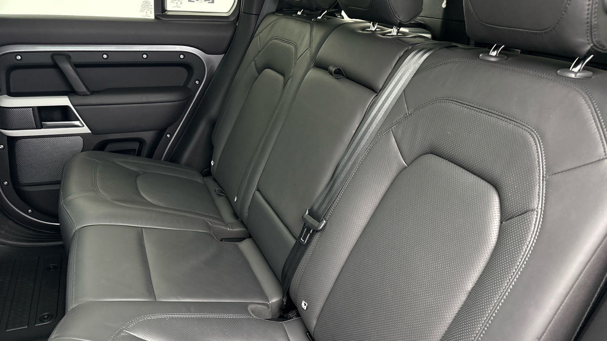 Land Rover Defender 110 Urban Image 8