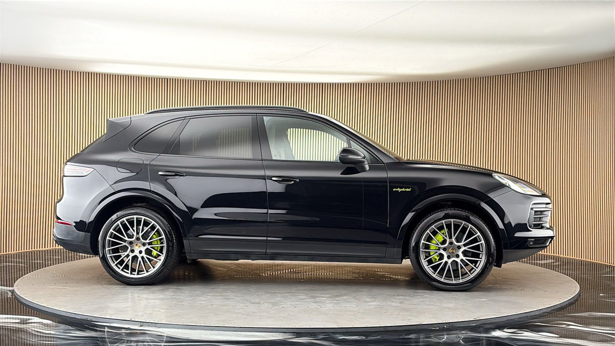 More views of Porsche Cayenne