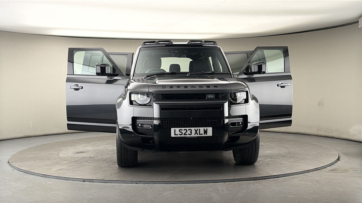 More views of Land Rover Defender 110