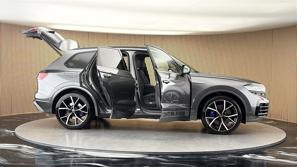 More views of Volkswagen Touareg