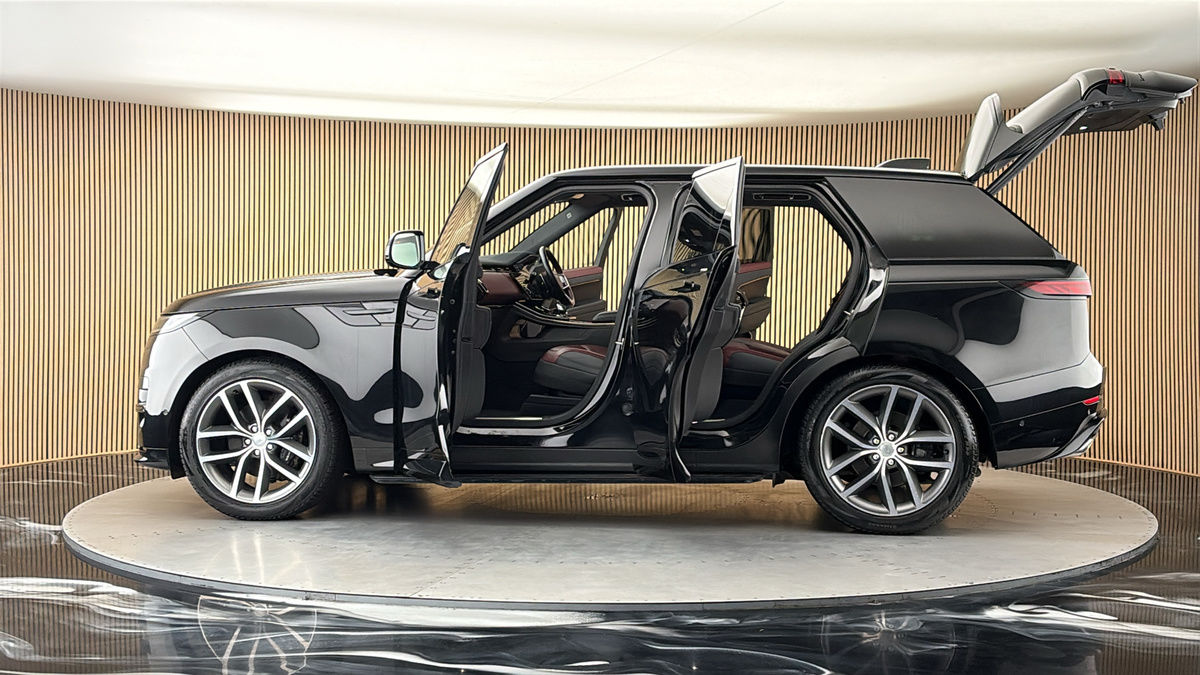 More views of Land Rover Range Rover Sport