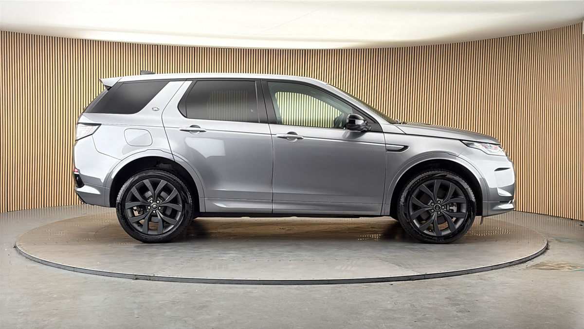 Land Rover Discovery Sport Image 16