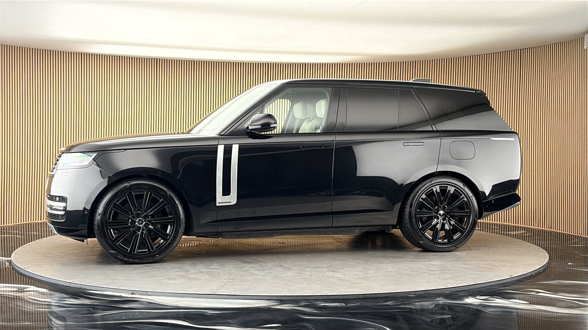 More views of Land Rover Range Rover