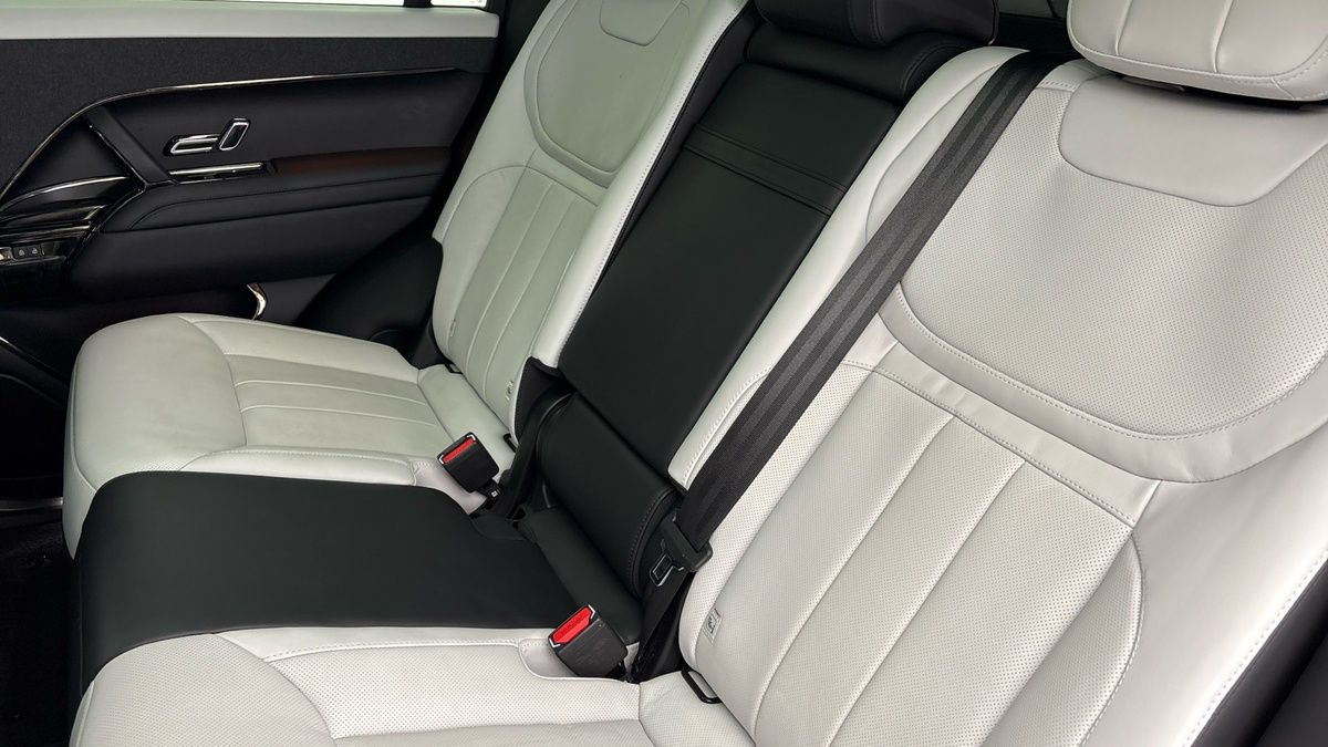 Land Rover Range Rover Sport Image 8