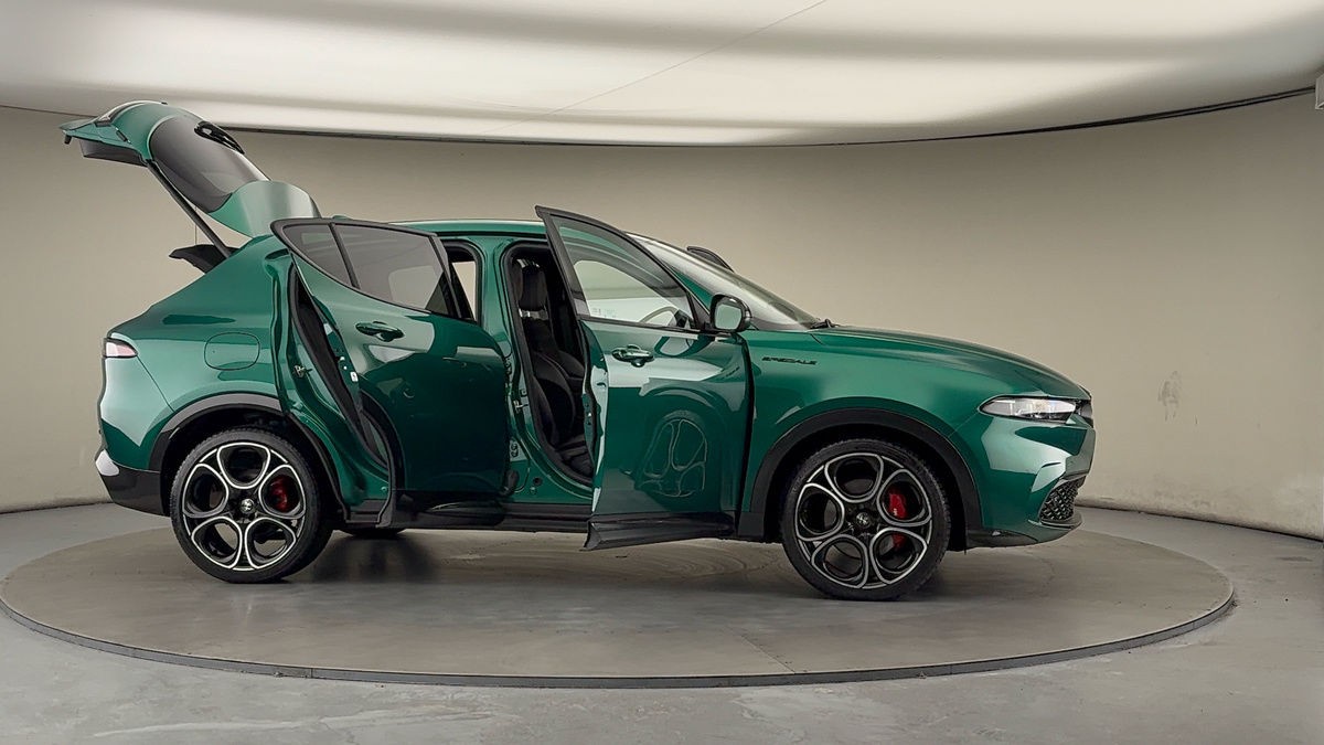 More views of Alfa Romeo Tonale