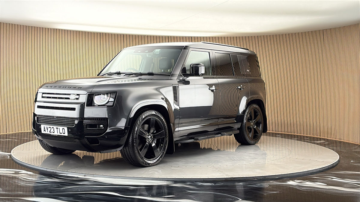 More views of Land Rover Defender 110