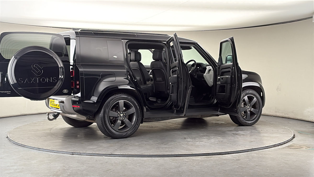 More views of Land Rover Defender 110