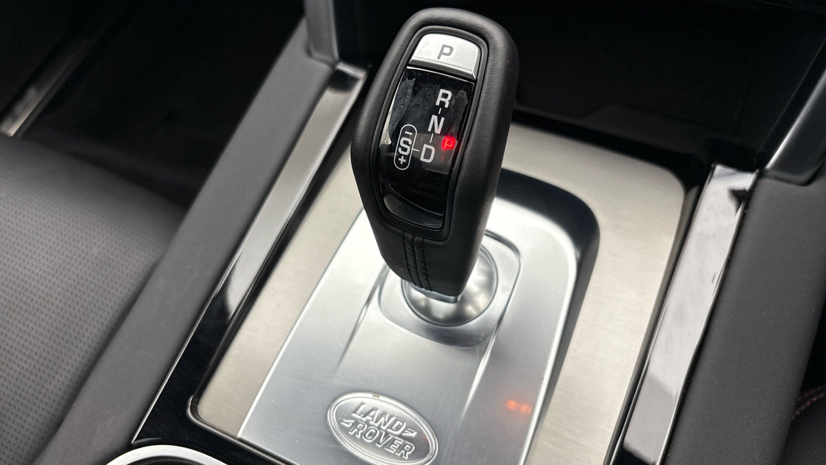 Land Rover Discovery Sport Image 27