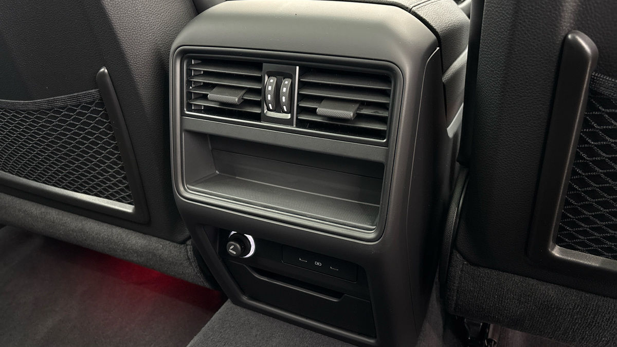 Porsche Cayenne Image 34