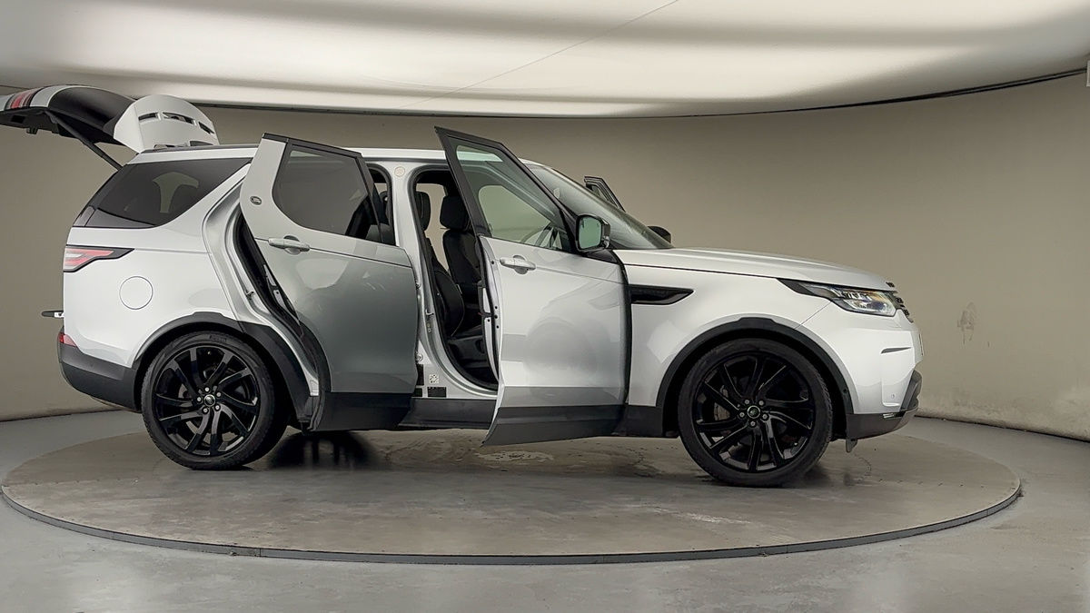 More views of Land Rover Discovery