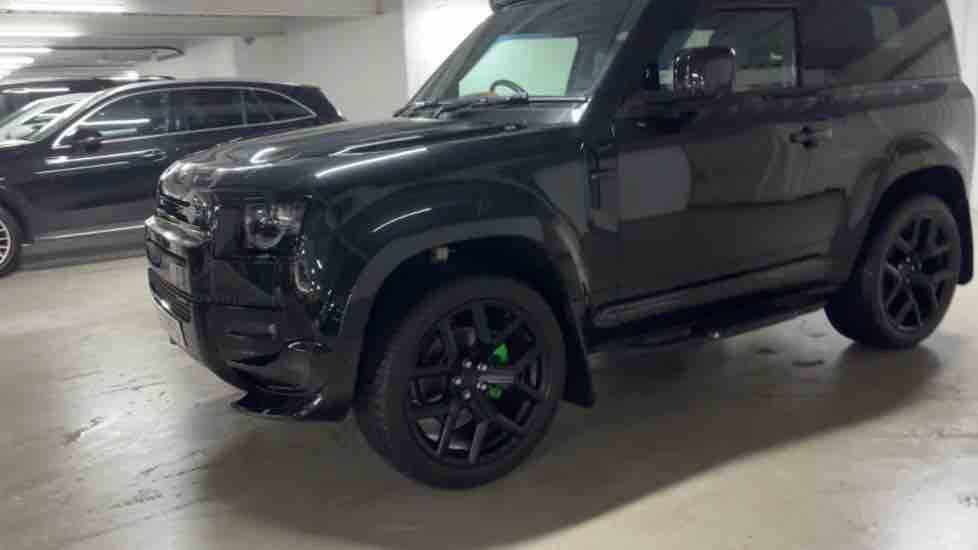 More views of Land Rover Defender 90