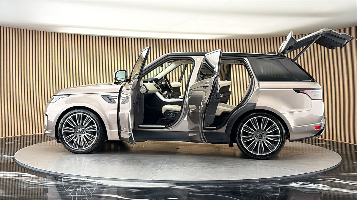 More views of Land Rover Range Rover Sport