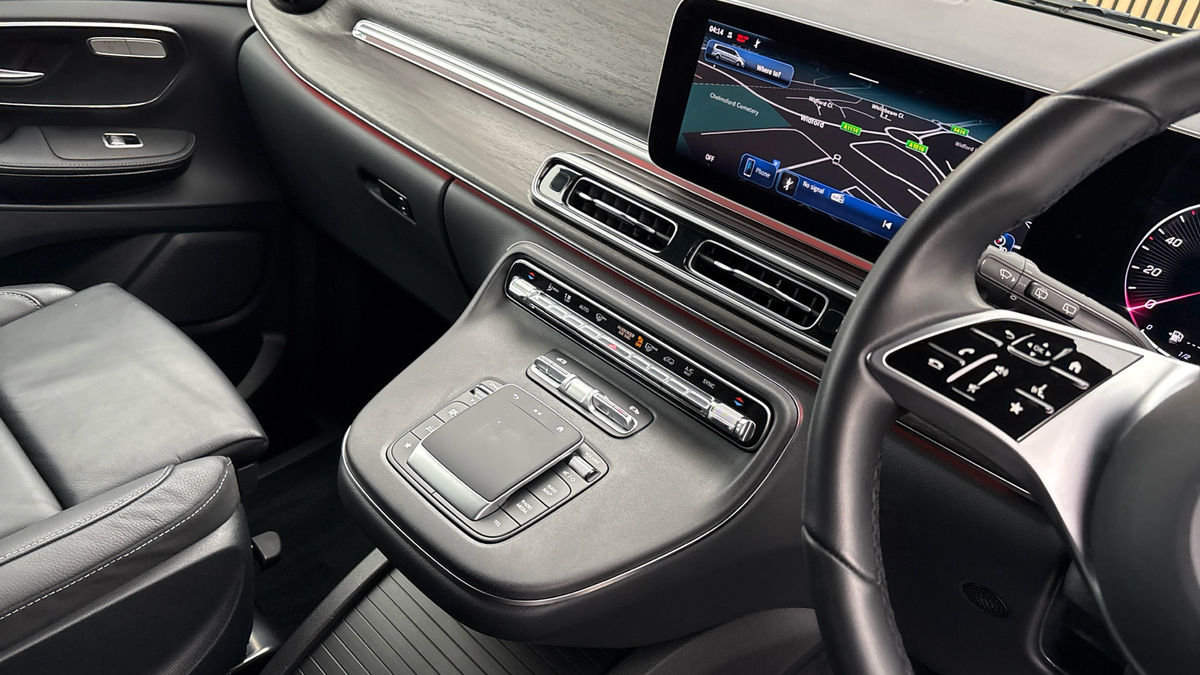 Mercedes-Benz V Class Image 18