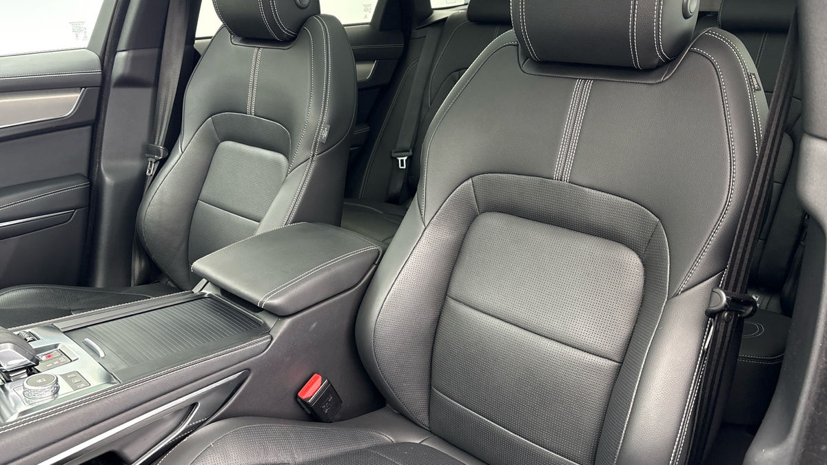 Jaguar F-PACE Image 7