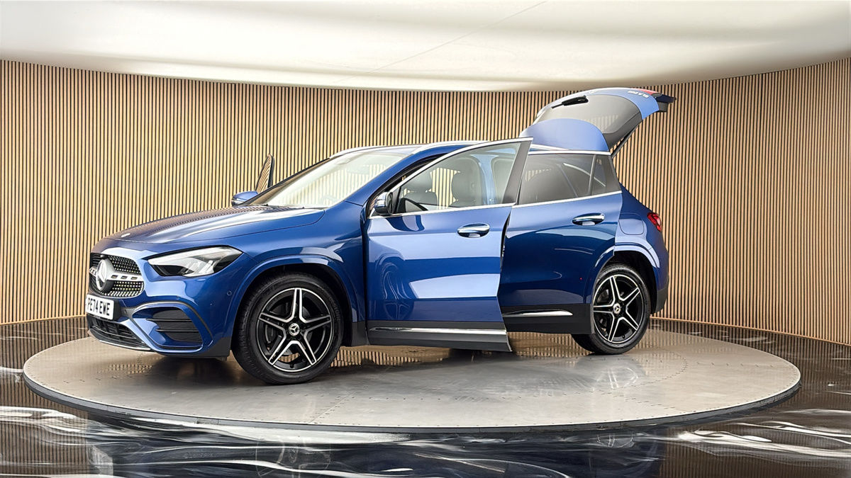 More views of Mercedes-Benz GLA