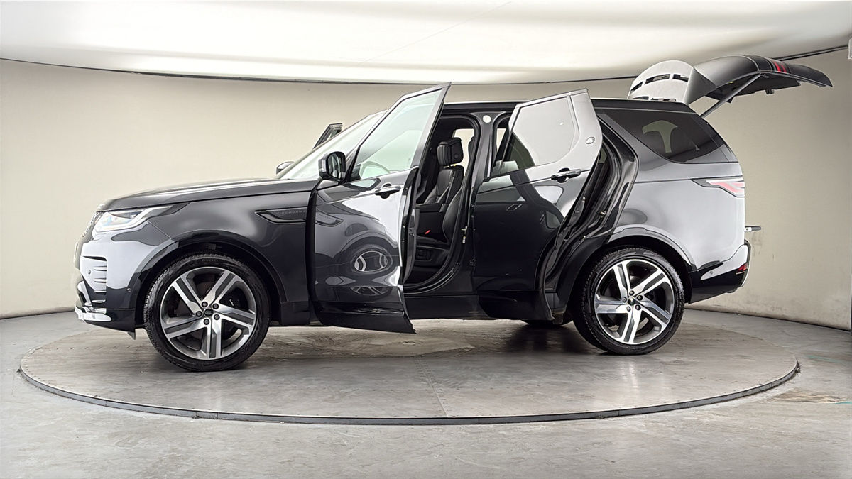 More views of Land Rover Discovery