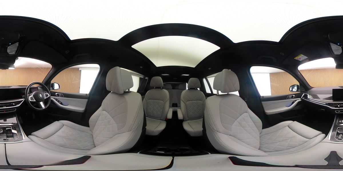 More views of BMW X7