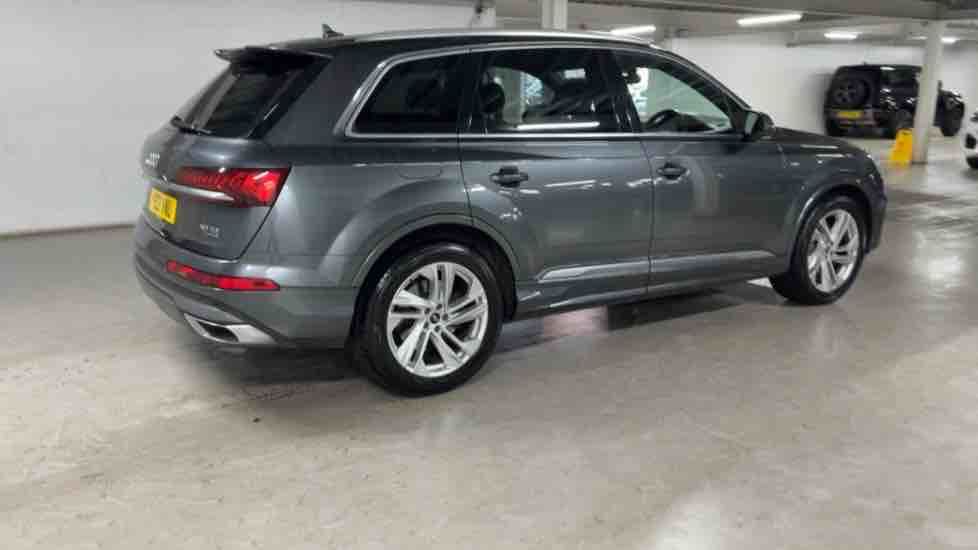 More views of Audi Q7