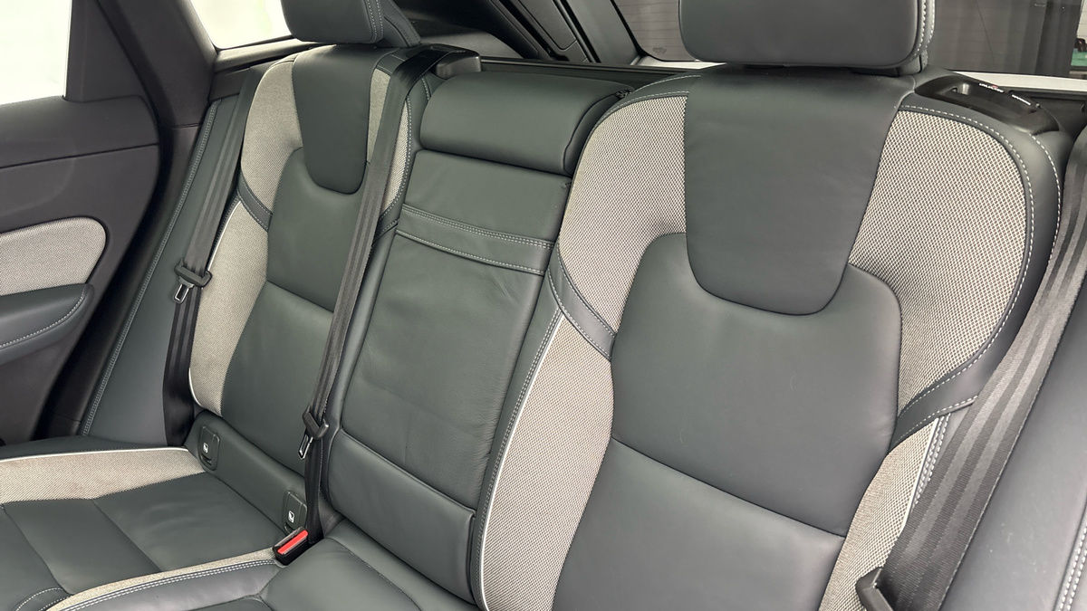 Volvo XC60 Image 8