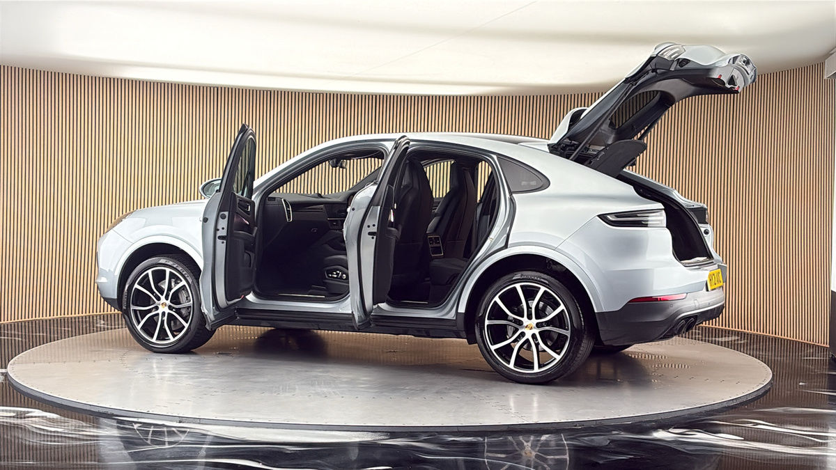More views of Porsche Cayenne