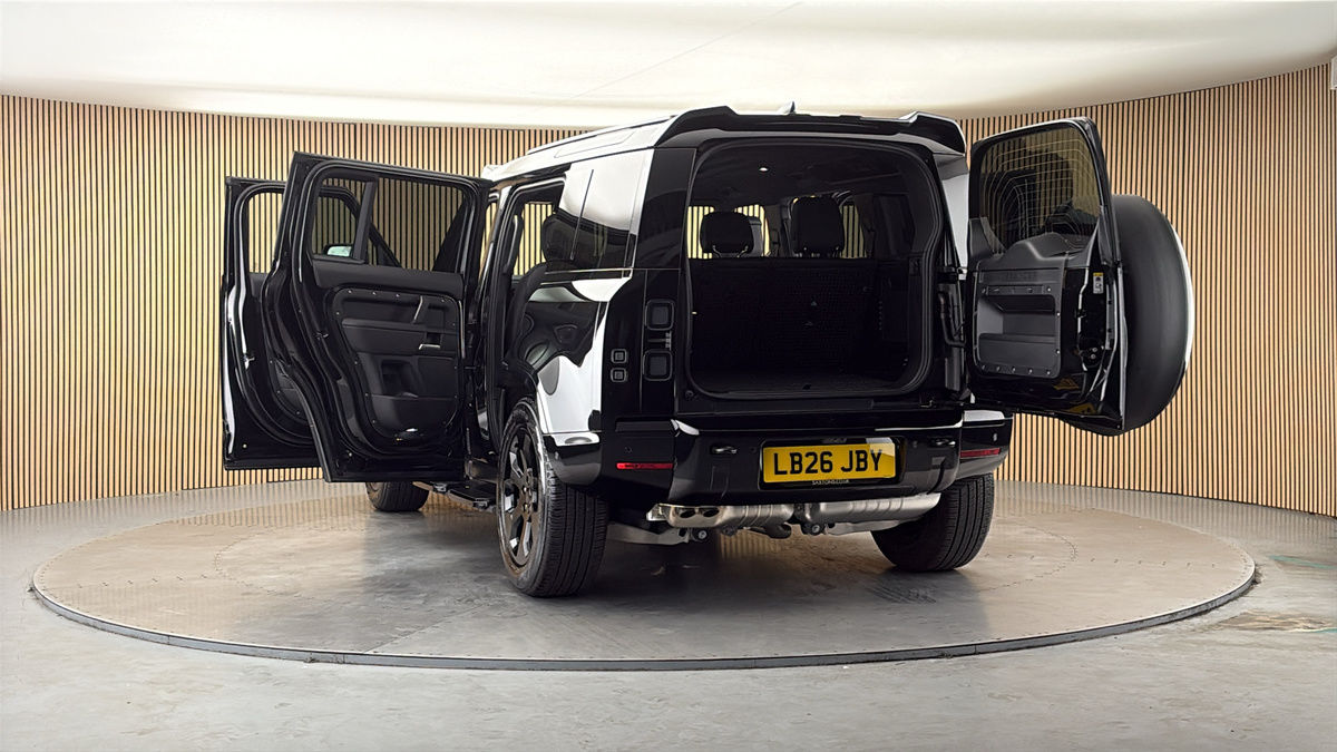 More views of Land Rover Defender 110