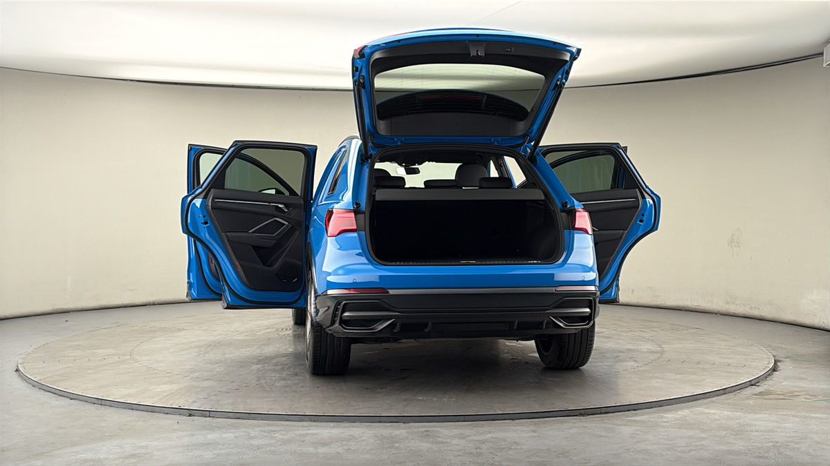 More views of Audi Q3