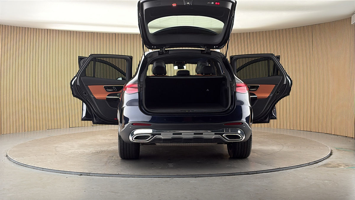 More views of Mercedes-Benz GLC