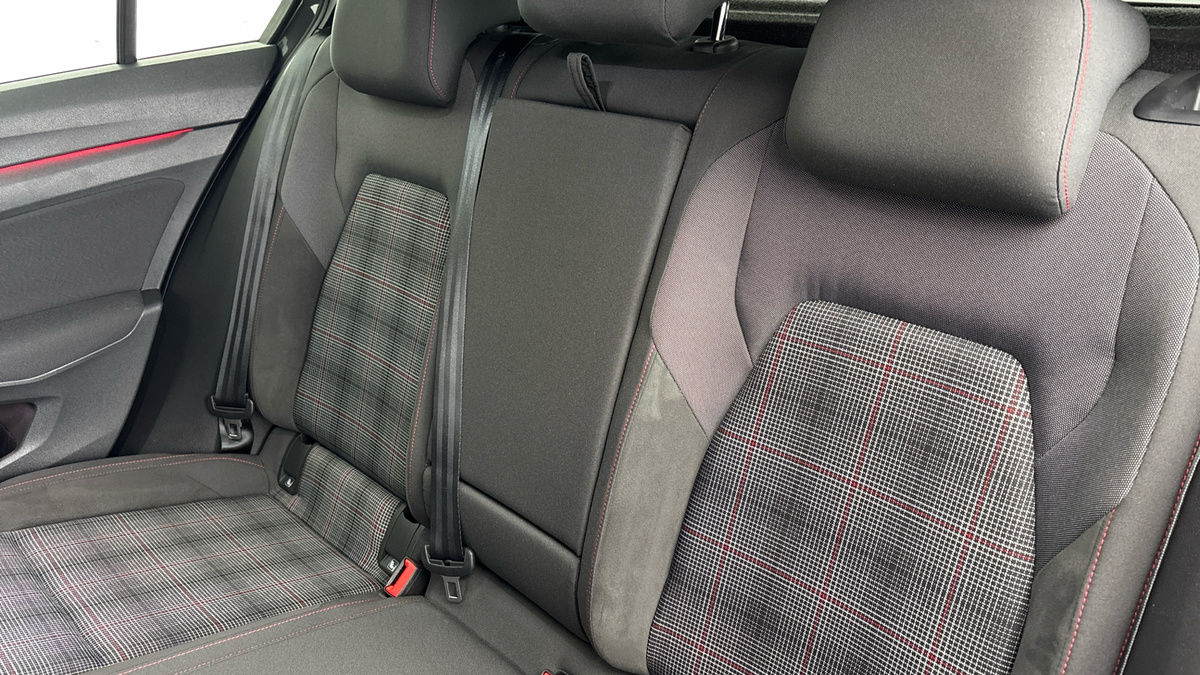 Volkswagen Golf Image 8