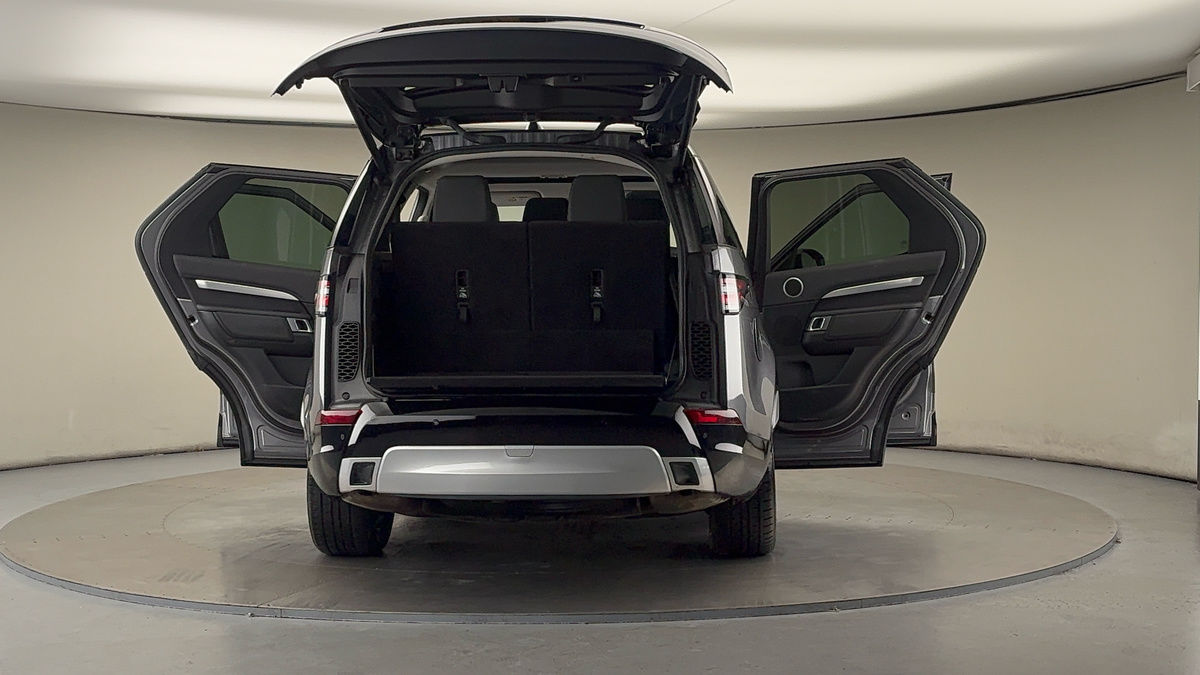 More views of Land Rover Discovery