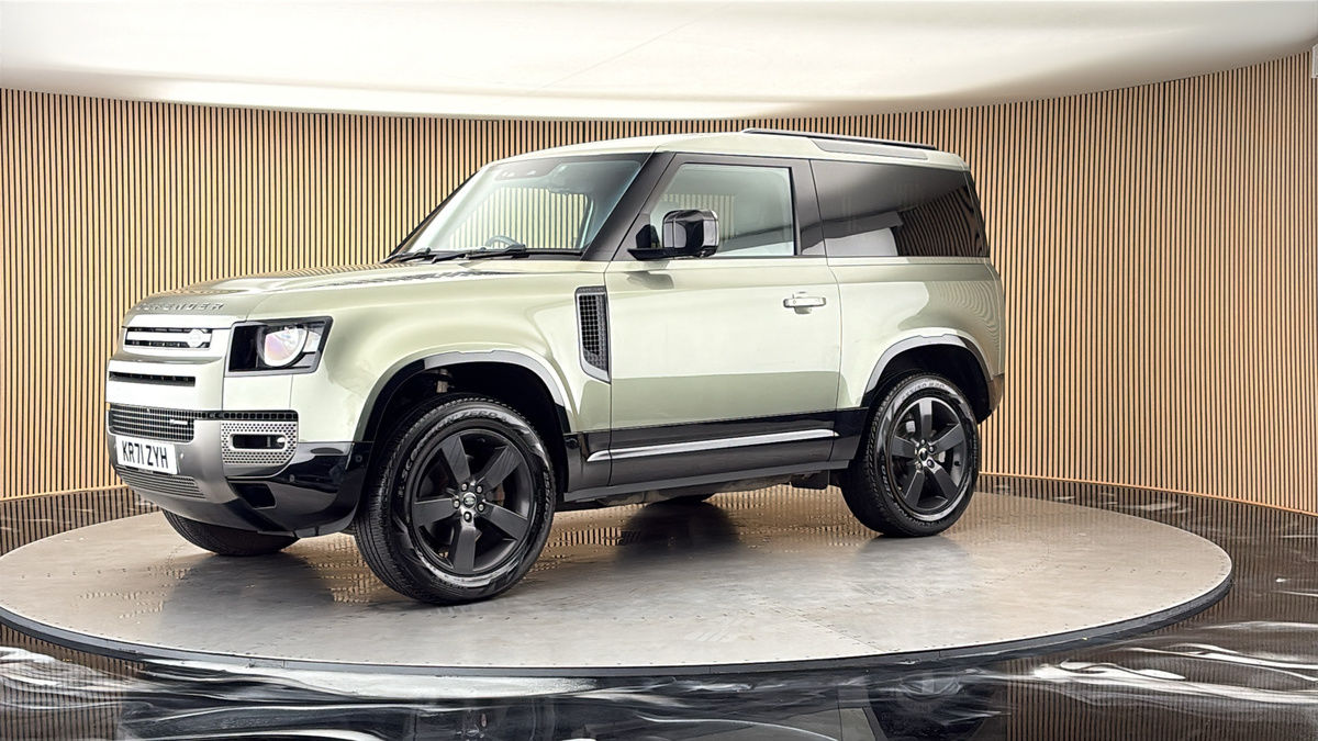More views of Land Rover Defender 90