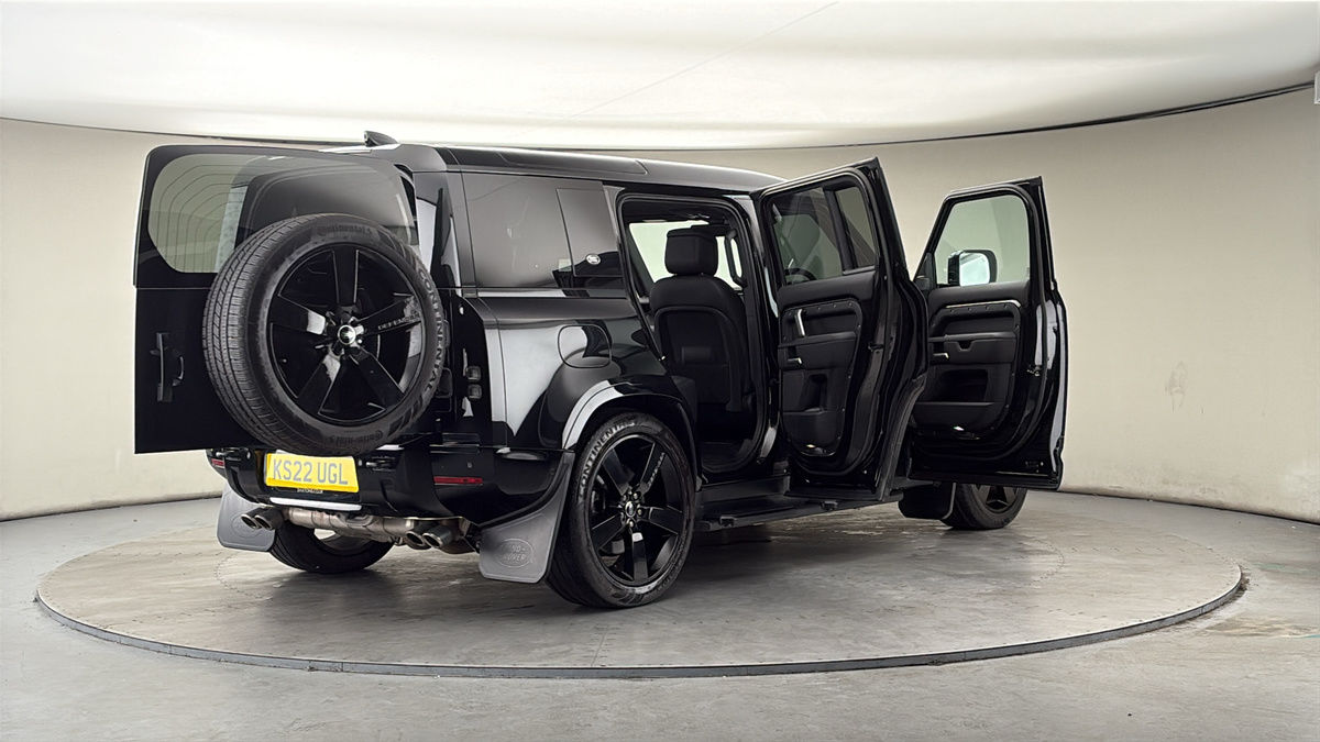 More views of Land Rover Defender 110