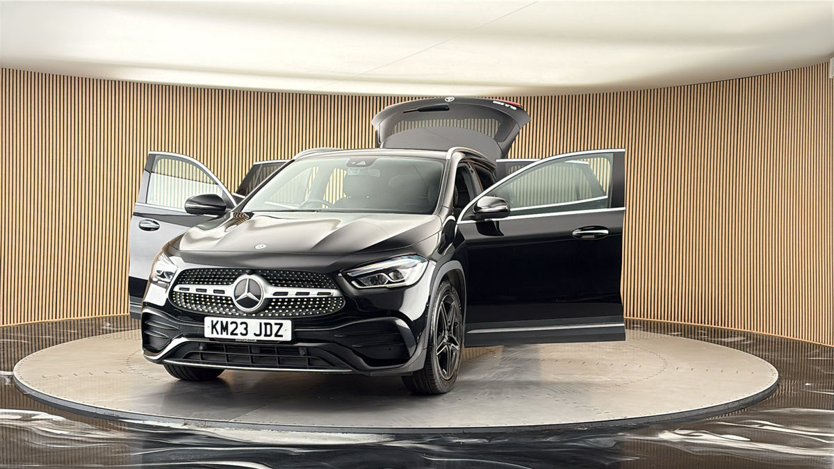 More views of Mercedes-Benz GLA