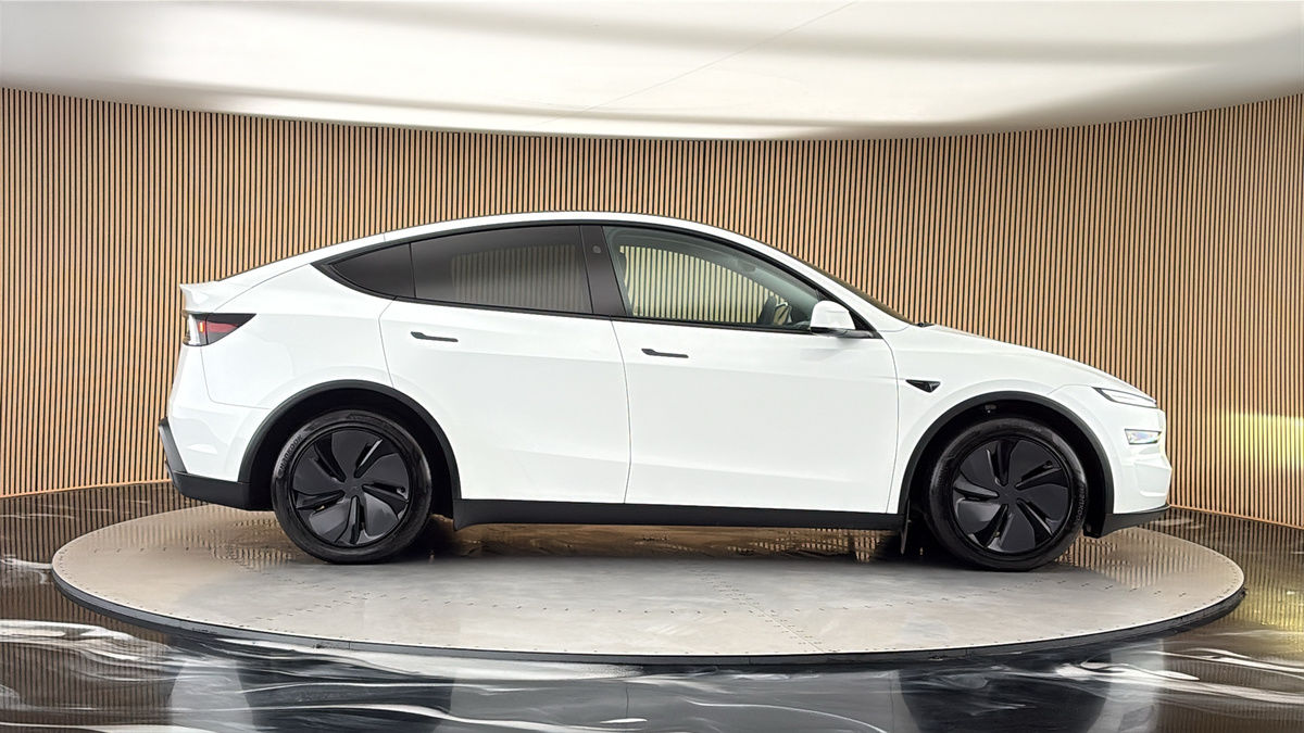 Tesla Model Y Image 16