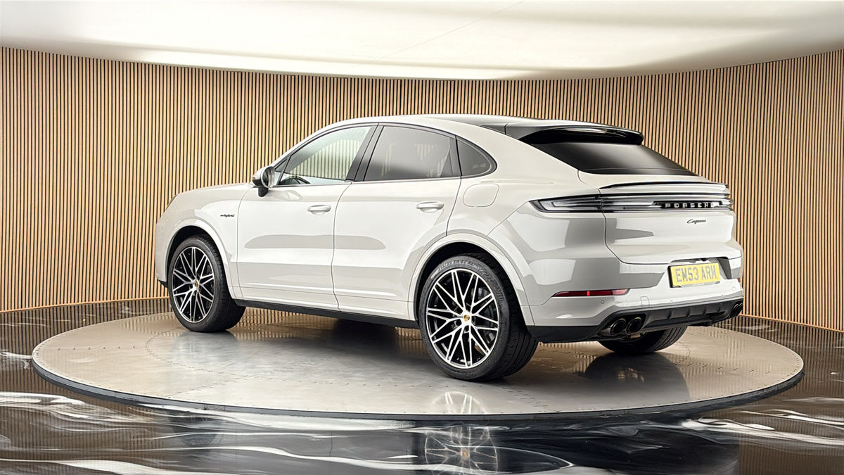 More views of Porsche Cayenne