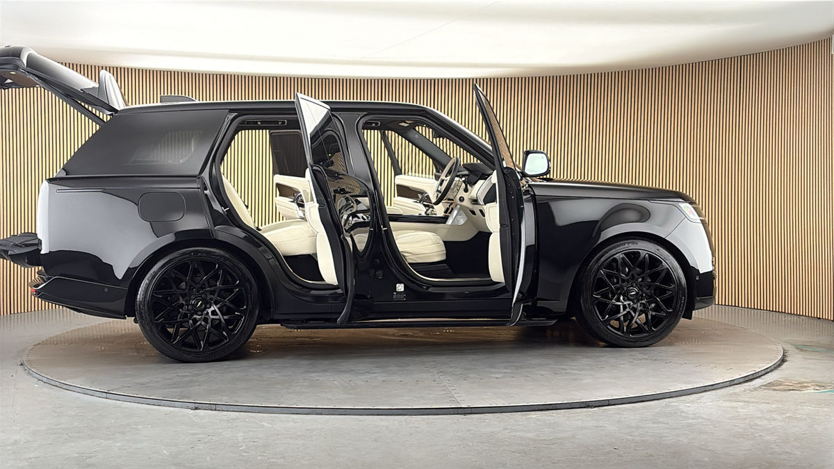 More views of Land Rover Range Rover
