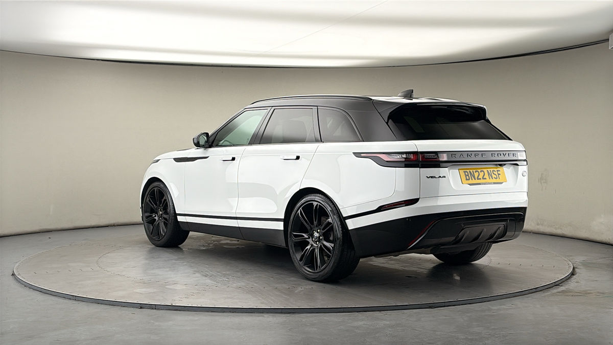Land Rover Range Rover Velar Image 2