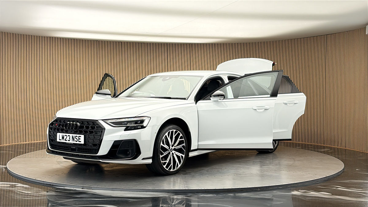 More views of Audi S8