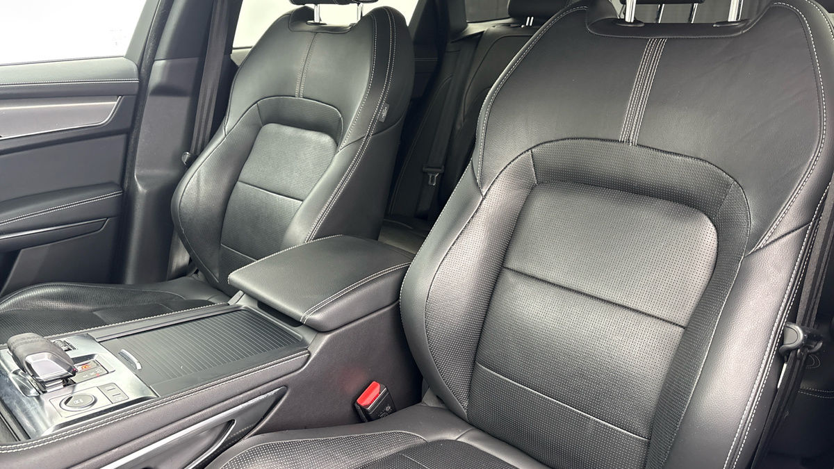 Jaguar F-PACE Image 7