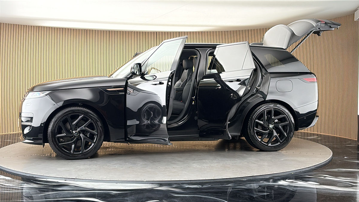 More views of Land Rover Range Rover Sport