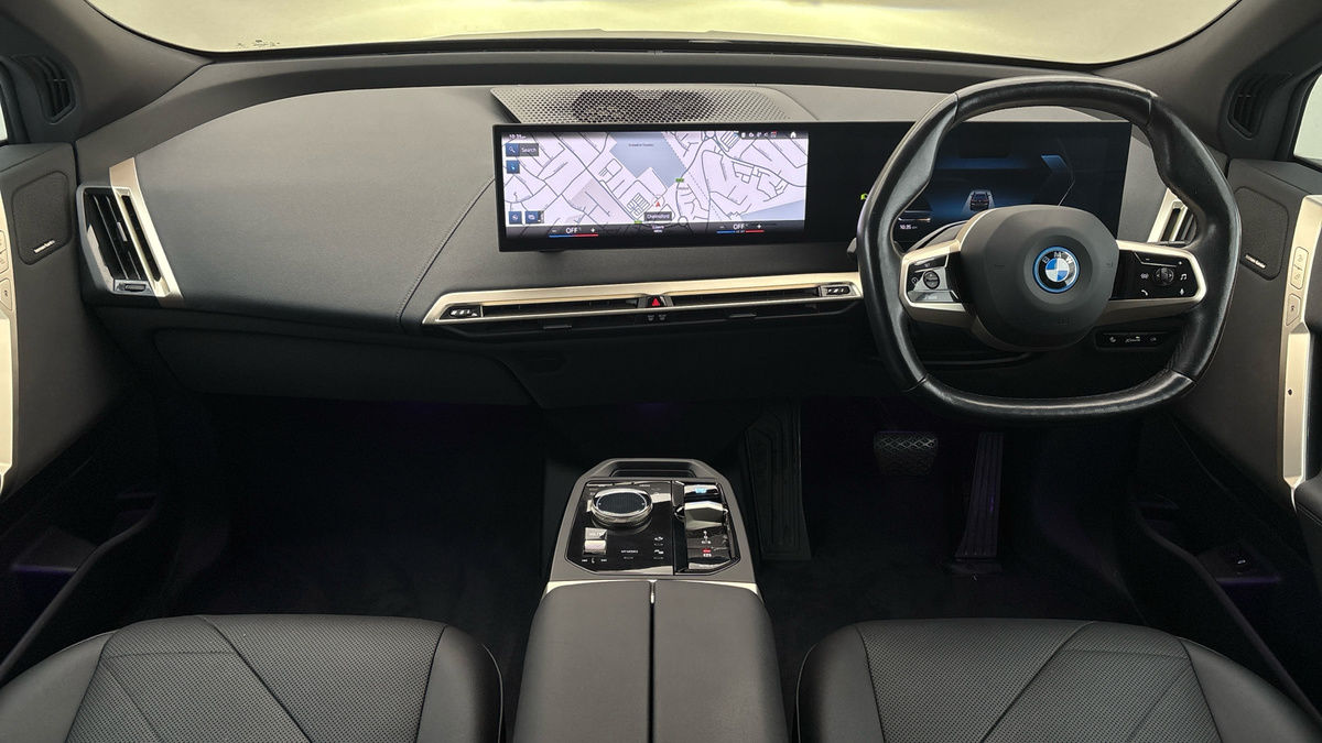 BMW iX Image 12